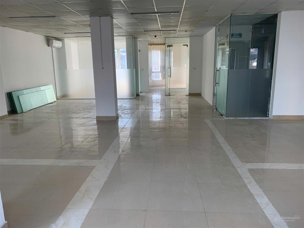 Chính chủ cho thuê văn phòng tại khuất duy tiến, thanh xuân. dt 130m2 giá 27 triệu.  0984 828 ***