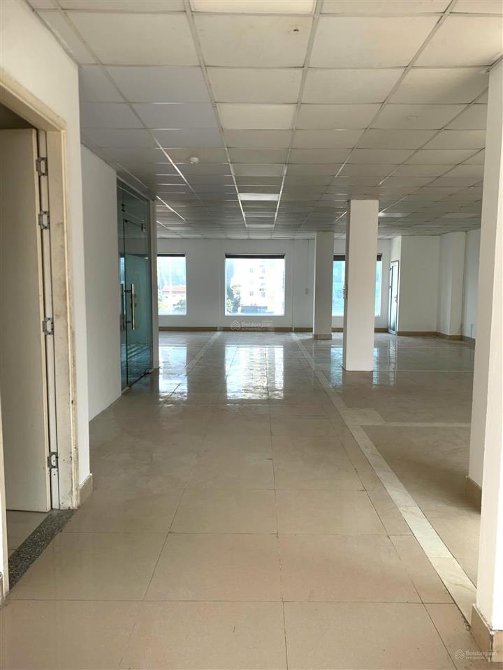 Chính chủ cho thuê văn phòng tại khuất duy tiến, thanh xuân. dt 130m2 giá 27 triệu.  0984 828 ***