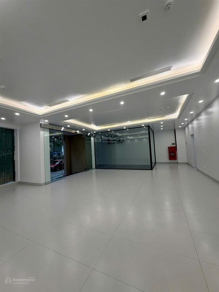 Chính chủ cho thuê mặt sàn văn phòng 120m2 tại mễ trì hạ. giá 32tr/tháng. nhà mới  0984 828 ***