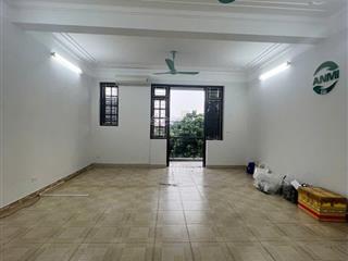 Cho thuê văn phòng 40m2 giá 8.5tr tại trung yên 11, cầu giấy. nhà có thang máy. hầm.  0984 828 ***
