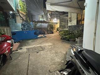 Nhà phú thọ 4 tầng rất cứng cáp phường 1 quận 11
hẻm cụt xe hơi 7 chỗ quay đầu giá 6.7 tỷ