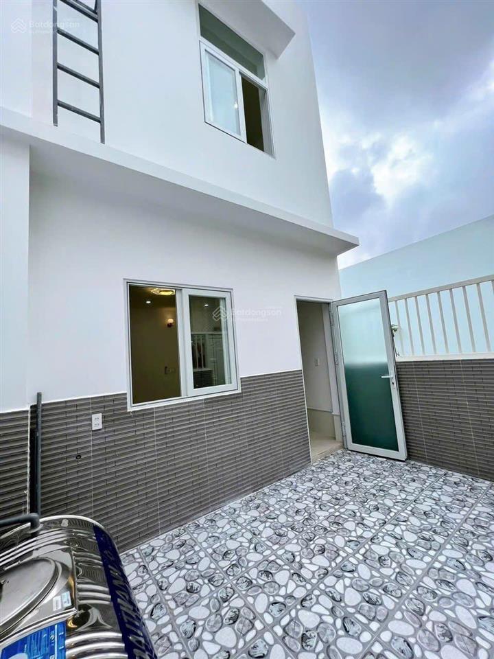 Chính chủ, hẻm xe hơi, đường tân quy, 65m2, nội thất đầy đủ
