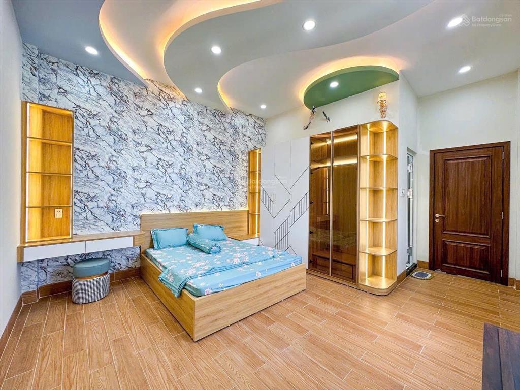 Chính chủ, hẻm xe hơi, đường tân quy, 65m2, nội thất đầy đủ