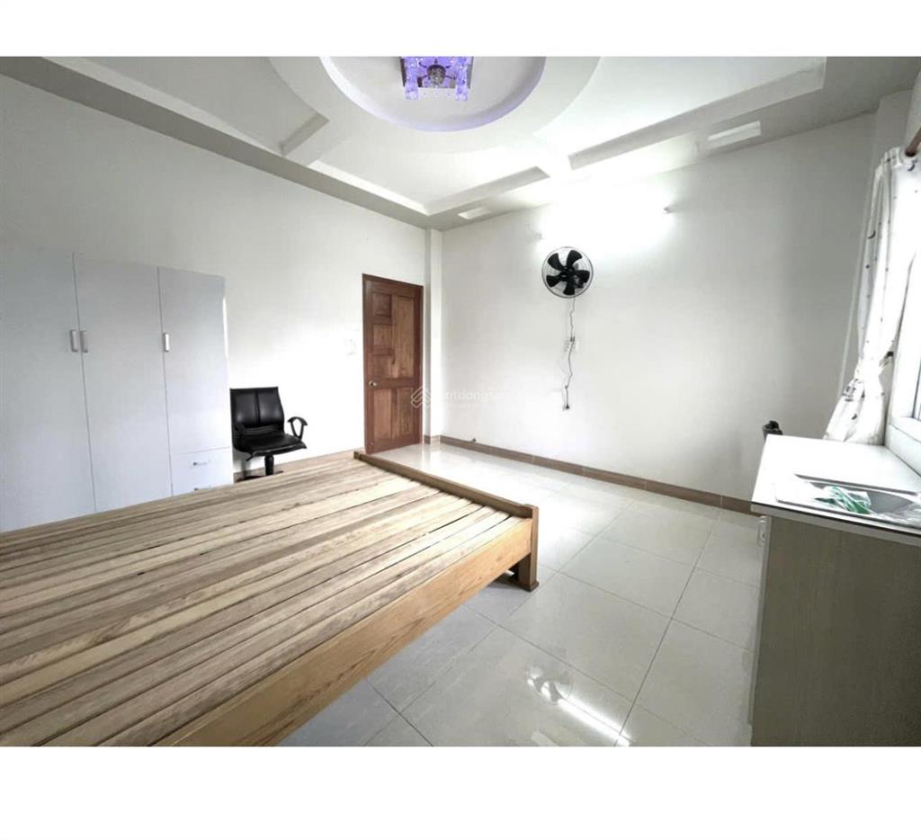 Hẻm đẹp, bến vân đồn quận 4, 76m2, thuận tiện vào trung tâm. sổ riêng, pháp lý chuẩn