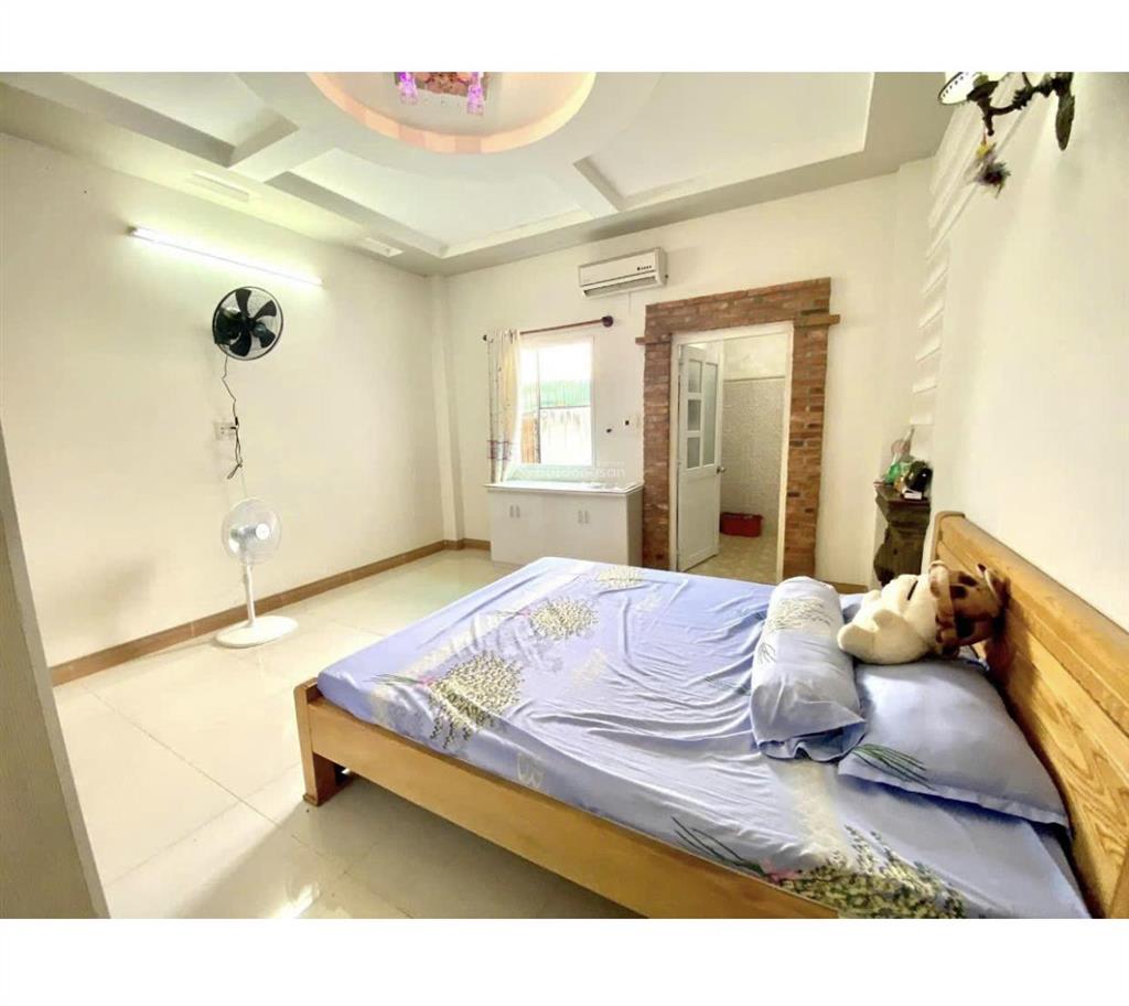 Hẻm đẹp, bến vân đồn quận 4, 76m2, thuận tiện vào trung tâm. sổ riêng, pháp lý chuẩn