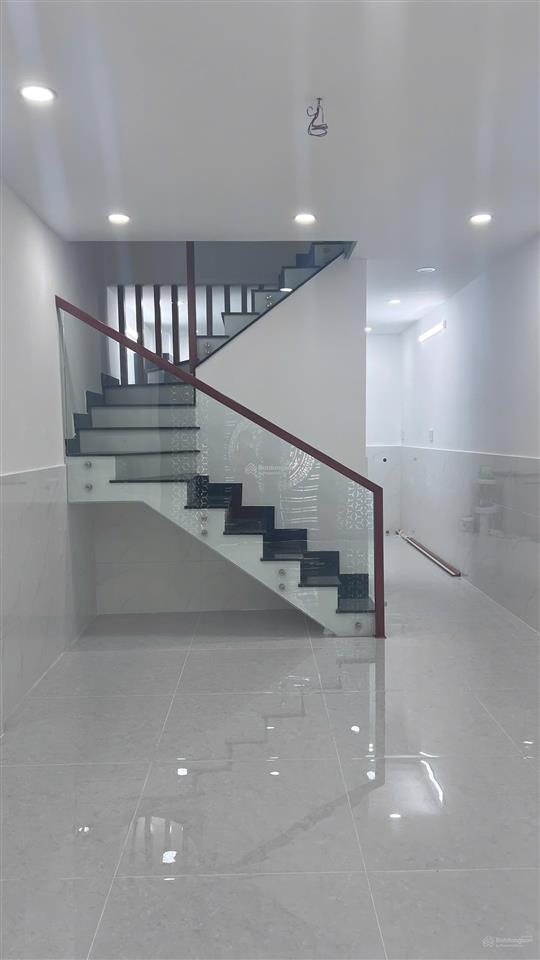 Chính chủ bán nhà hẻm 670, 2pn, 2wc đường đoàn văn bơ, quận 4 cũ, nhà đẹp 5,5 tỷ