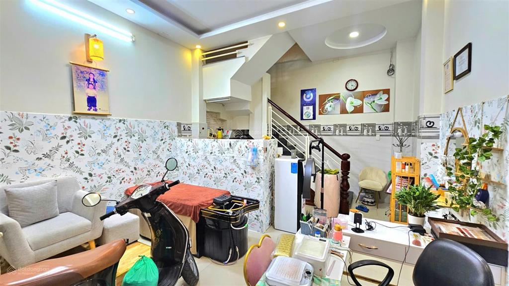 Bán nhà 4 tầng vị trí vàng đường tân xuân chợ sỉ tân bình