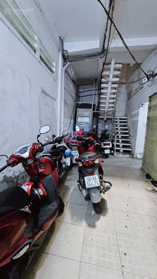 1 tỷ mấy có hộ khẩu, sổ đỏ lê văn sỹ tân bình, căn hộ rộng, thoáng, mặt tiền đắc địa