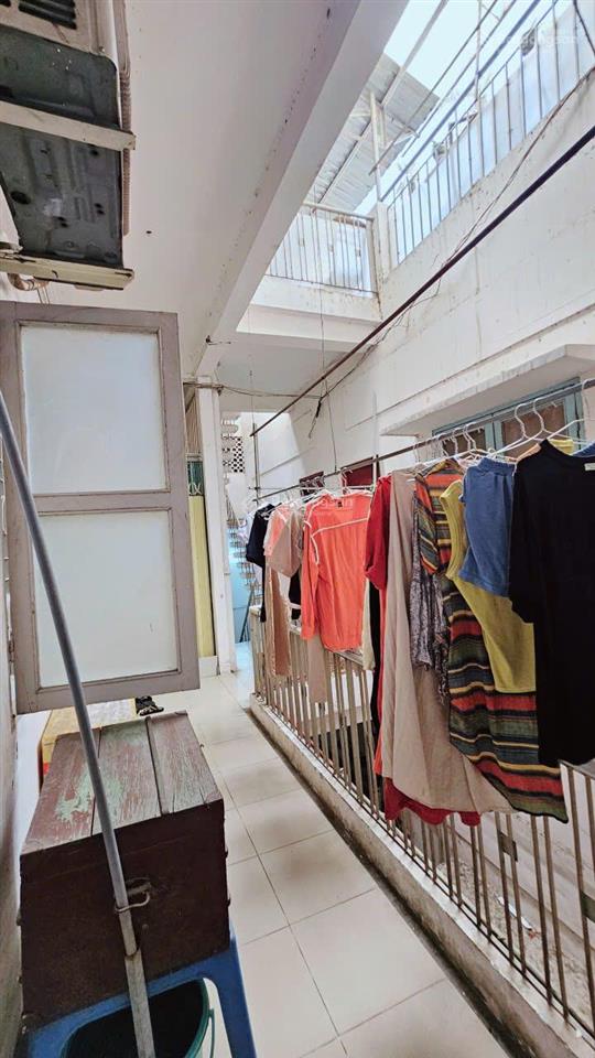 1 tỷ mấy có hộ khẩu, sổ đỏ lê văn sỹ tân bình, căn hộ rộng, thoáng, mặt tiền đắc địa