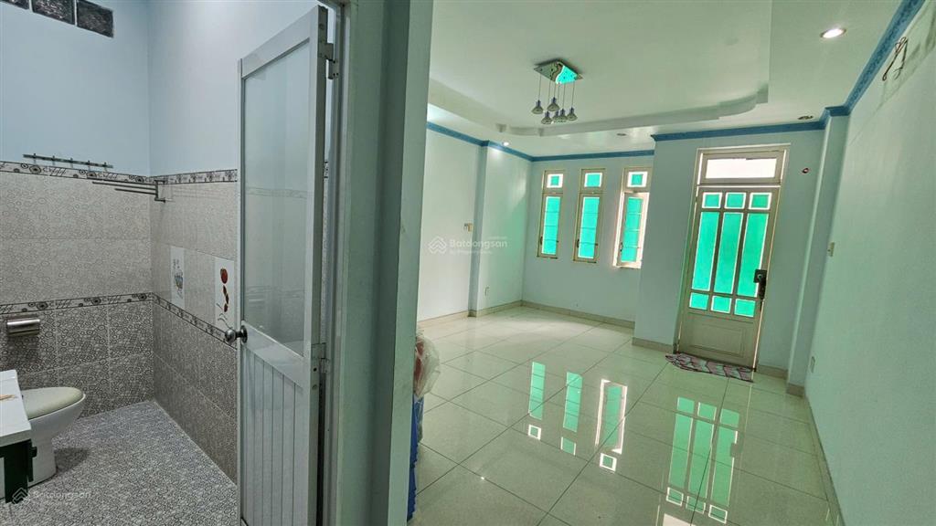 Bán nhà riêng tại 33, tứ hải, p. 6, q.tân bình, 8,3 tỷ, 74,32 m², chỉ với hot!