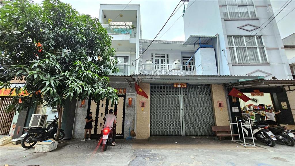 Bán gấp nhà riêng 4pn, 3t, 82.8m2 tại phú trung, q.tân phú, giá 15 tỷ