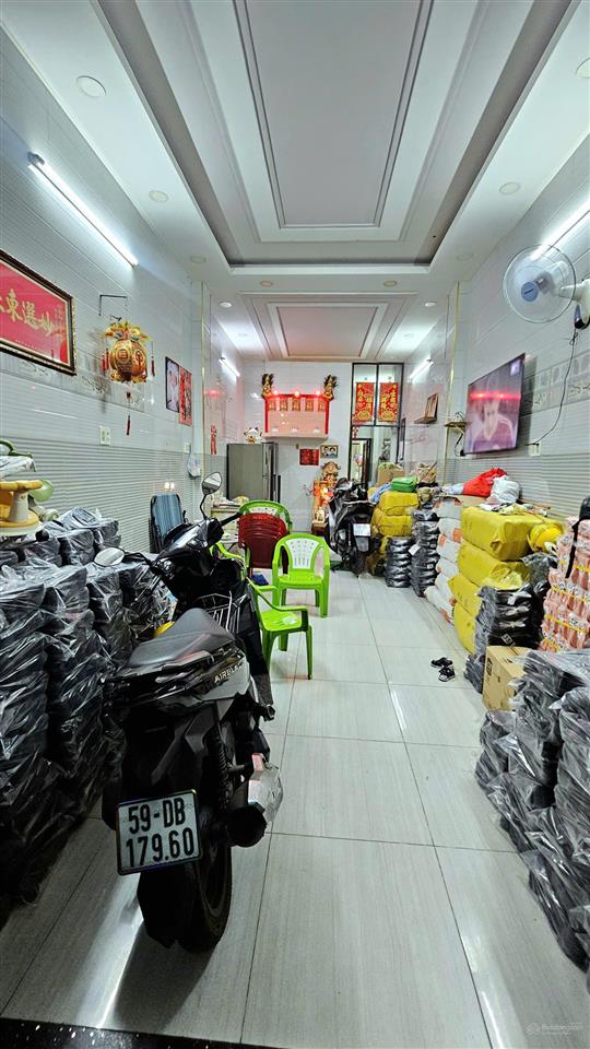 Bán gấp nhà riêng 4pn, 3t, 82.8m2 tại phú trung, q.tân phú, giá 15 tỷ