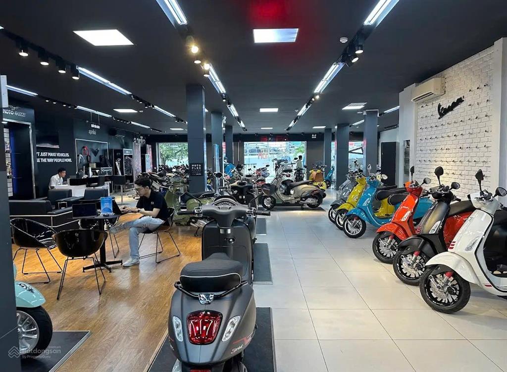 Bán nhà mặt tiền siêu hót cộng hòa, 350tỷ về 180 tỷ, (27x45m) hđt 350tr/th anh em mua đợi khi nào