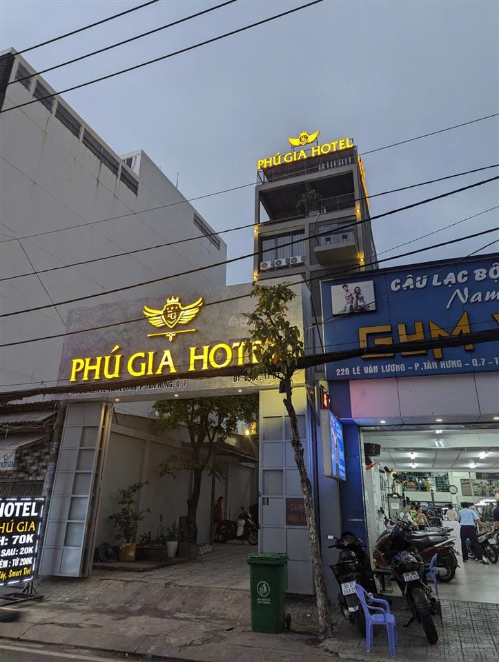 Bán khách sạn siêu đẹp mặt tiền đường lê văn lương, quận 7 (6,5x50m) hđt 100 triệu/th