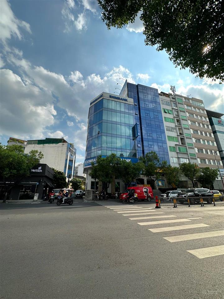Bán nhà building siêu vị trí mt, gần sân bay, chỉ 135 tỷ (hđt 400 triệu/tháng) 176m2. hầm 10 tầng.