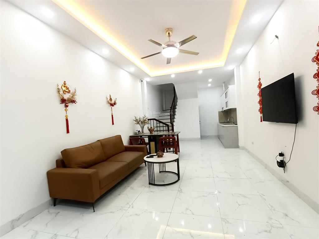 Bán nhà ngõ 141 giáp nhị  ngay quận ủy hoàng mai  20m ra ô tô tránh  nhà đẹp xây mới  lô góc