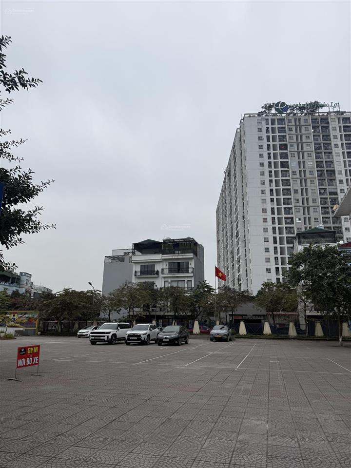 Bán toà nhà khu đấu giá phúc lợi, view thoáng, 75m2, 5 tầng, mặt tiền 6m, giá 21 tỷ.