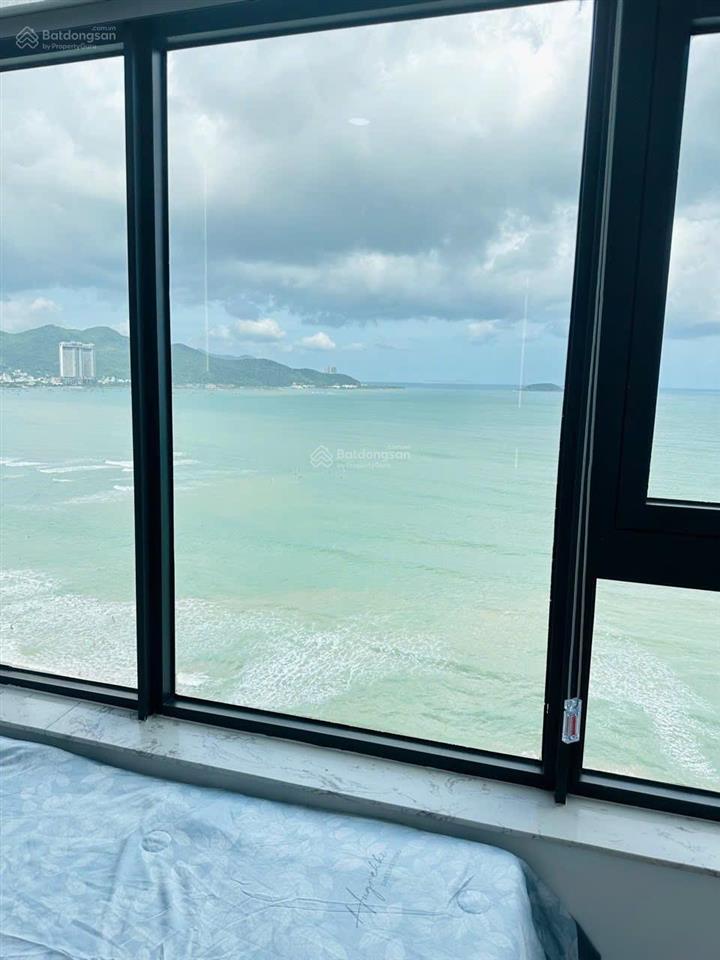 Chủ cần bán căn 1834 toà oc1a, tầng trung, view biển, diện tích 70,56 m2, view trực diện biển