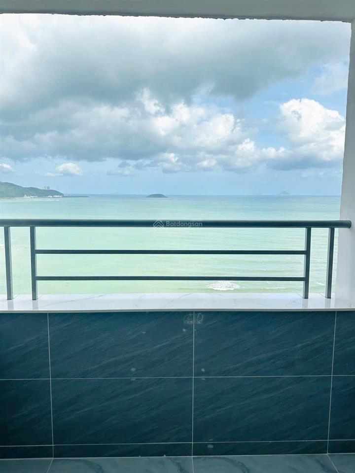 Chủ cần bán căn 1834 toà oc1a, tầng trung, view biển, diện tích 70,56 m2, view trực diện biển