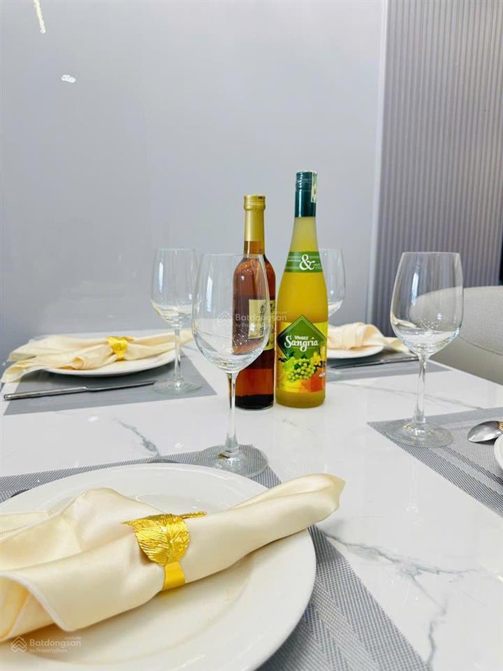 Chủ cần bán căn 1834 toà oc1a, tầng trung, view biển, diện tích 70,56 m2, view trực diện biển