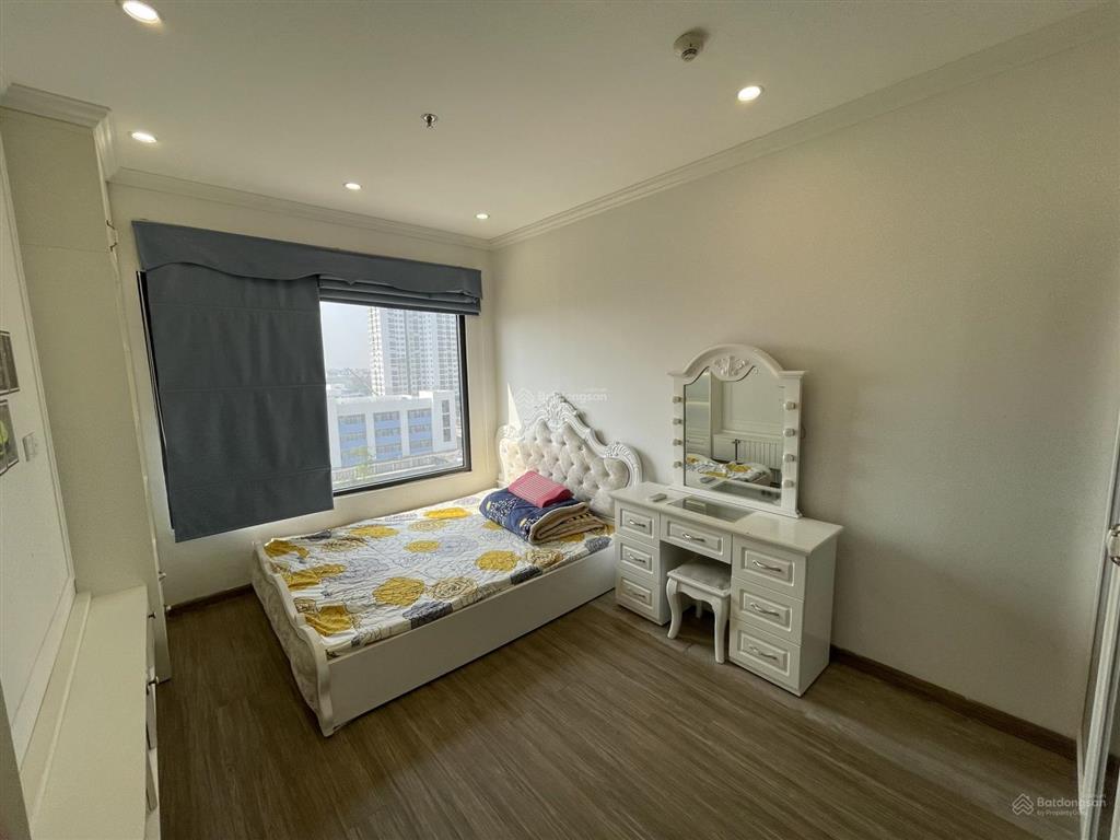 Bác em về quê cần cho thuê lại căn hộ 3pn+2vs 80m2 full đồ nội thất cao cấp giá chỉ 13 triệu/tháng