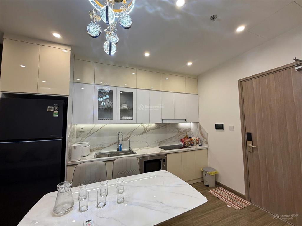 Căn hộ 2pn 2wc cho thuê tone sáng, view thoáng, nội thất luxury tại the canopy 0394 508 ***