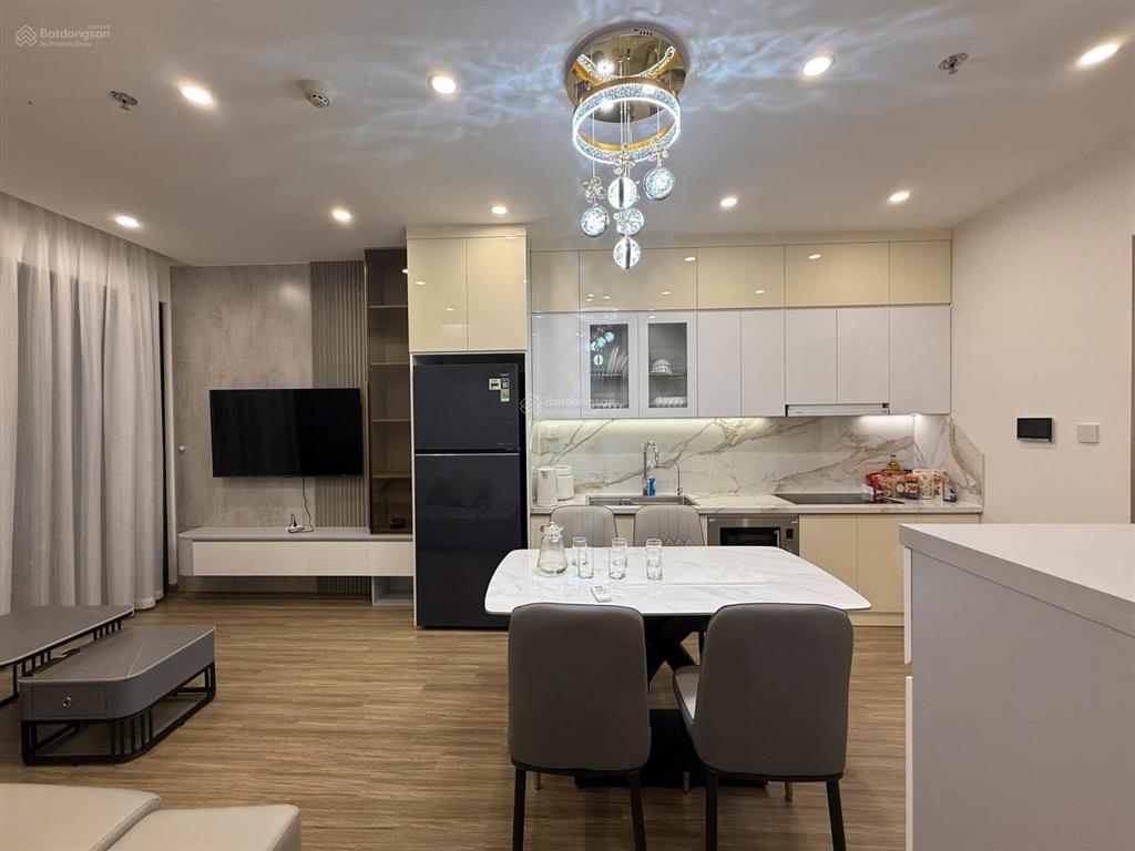 Căn hộ 2pn 2wc cho thuê tone sáng, view thoáng, nội thất luxury tại the canopy 0394 508 ***