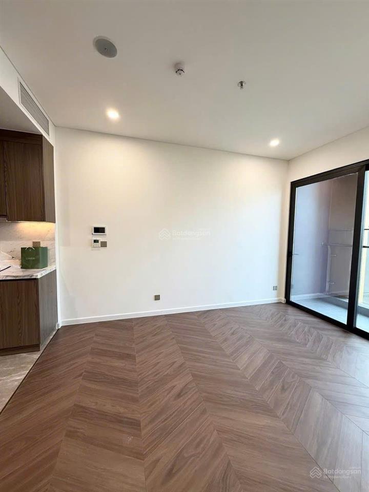 Cho thuê cc 1pn 1wc giá tốt tại lumiere evergreen, 50m² giá chỉ 8.5 triệu miễn phí dịch vụ 3 năm