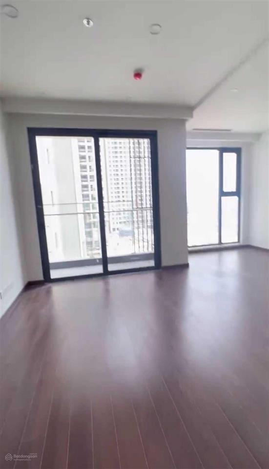 Tôi chính chủ cần cho thuê căn hộ 2pn căn góc đồ cơ bản giá 10tr/tháng.  0394 508 ***
