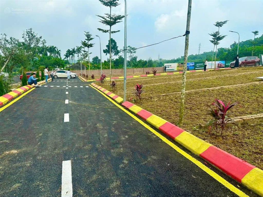 Cần bán đất ttba hàng đồi , sổ đỏ vuông đẹp , tiện ích ngập tràn , giá chỉ 600 triệu , sinh lời nha