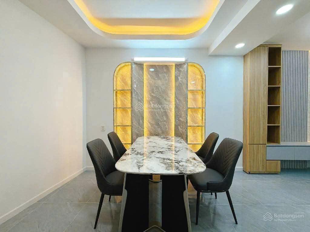 Nhà sổ hồng riêng chính chủ  xe hơi đậu trong nhà  kế bên phú mỹ hưng  quận 7  tphcm