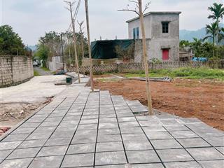 Lô góc, đất ở ngay giữa khu dân cư hiện hữu, thoáng, đẹp, tiện ích.