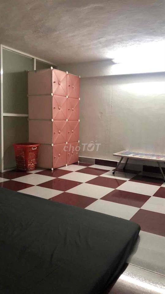 cho nữ thuê phòng có máy lạnh