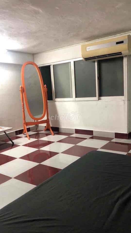 cho nữ thuê phòng có máy lạnh