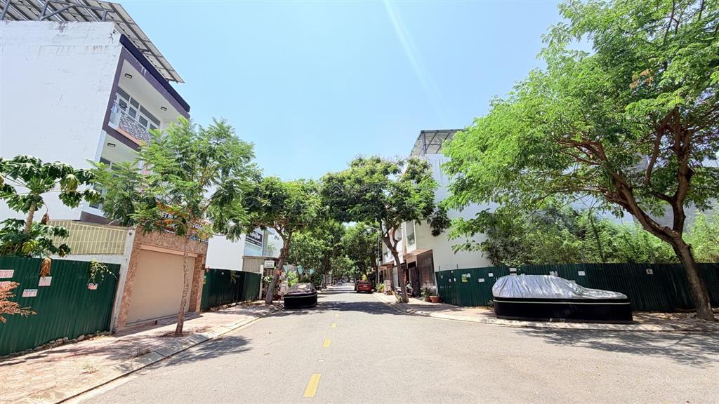Cần bán lô 100m2, đường số 8, lô đã có sổ. gần công viên, gần sông quán trường. sạch, đẹp!
