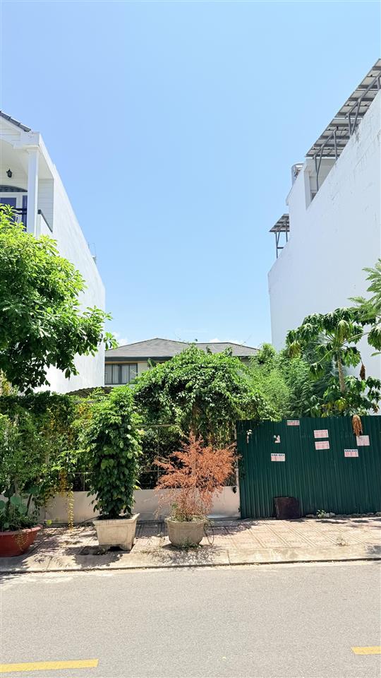 Cần bán lô 100m2, đường số 8, lô đã có sổ. gần công viên, gần sông quán trường. sạch, đẹp!