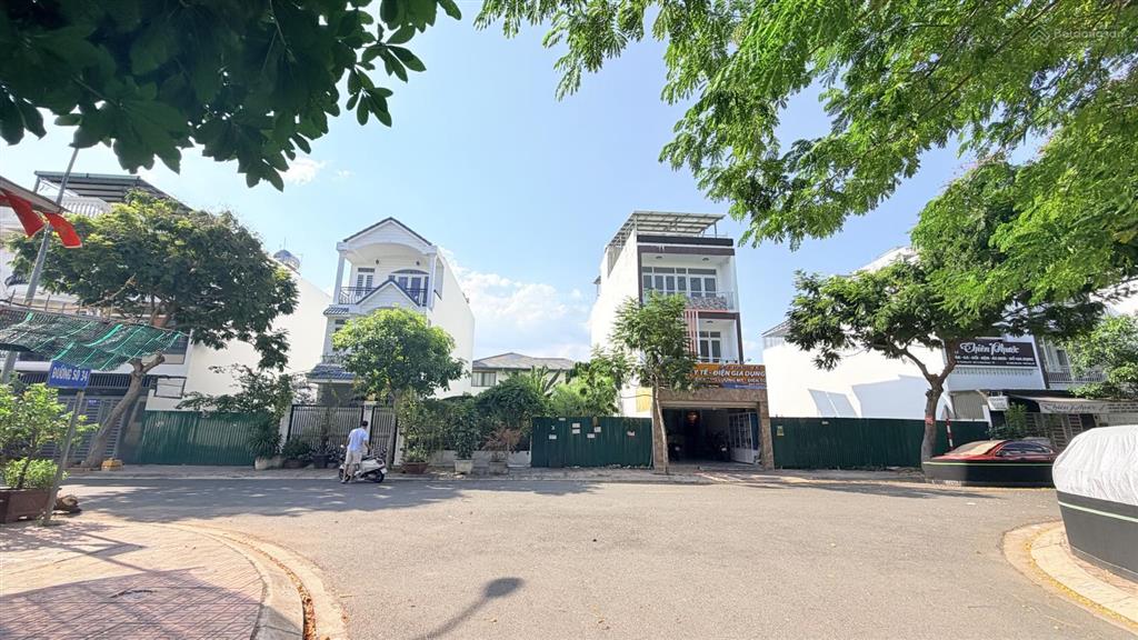 Cần bán lô 100m2, đường số 8, lô đã có sổ. gần công viên, gần sông quán trường. sạch, đẹp!