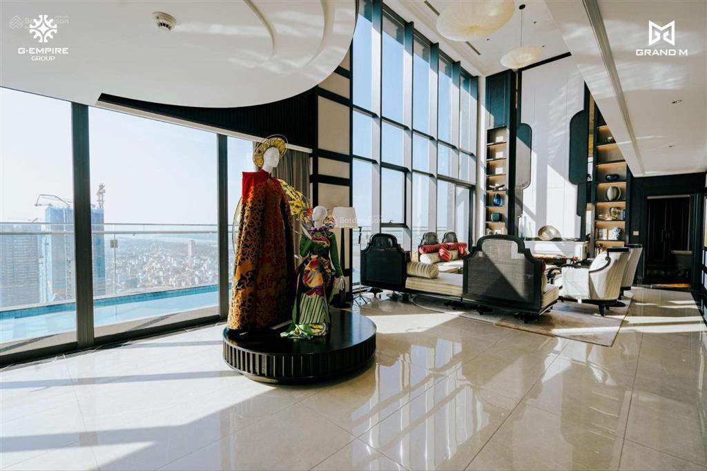Noble crystal tây hồ ciputra, bể bơi sân vườn, view hồ tây sông hồng