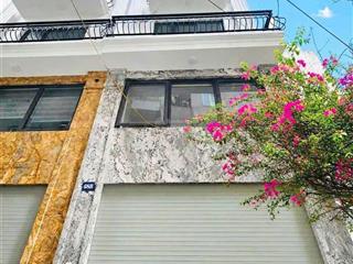 Chính chủ bán nhà mới xây full nội thất thang máy trung tâm cầu giấy