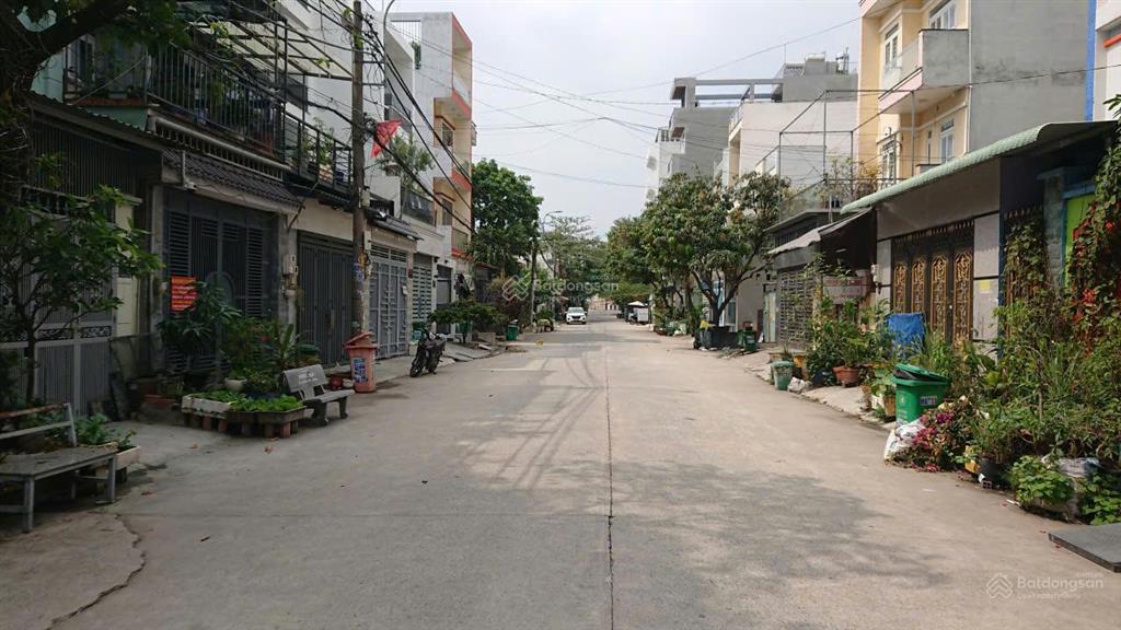 Bán đất tặng phòng trọ, mặt tiền đường tiền lân 17 ( lộ giới 12 m ), xã bà điểm. gần chợ bà điểm .