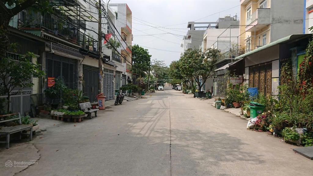 Bán đất tặng phòng trọ, mặt tiền đường tiền lân 17 ( lộ giới 12 m ), xã bà điểm. gần chợ bà điểm .