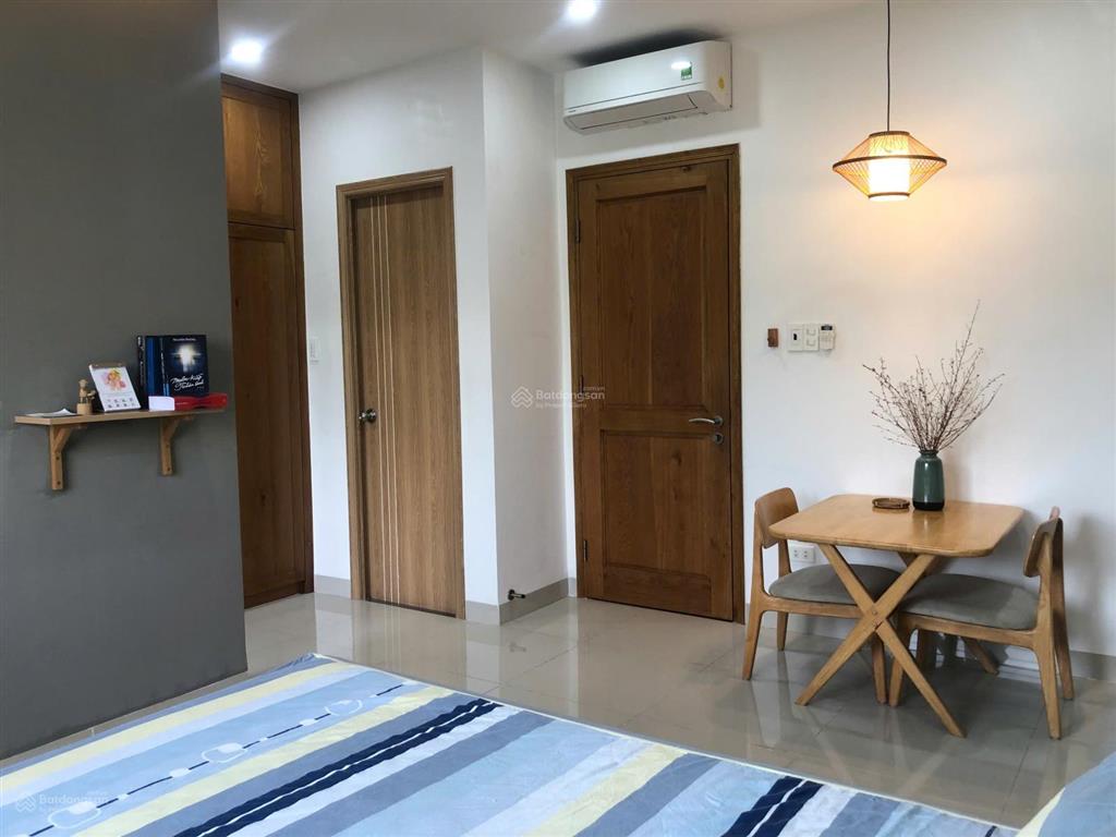 Cho thuê ch dịch vụ liền kề cc era đức khải. full nt giá 6,5tr, ở ngay