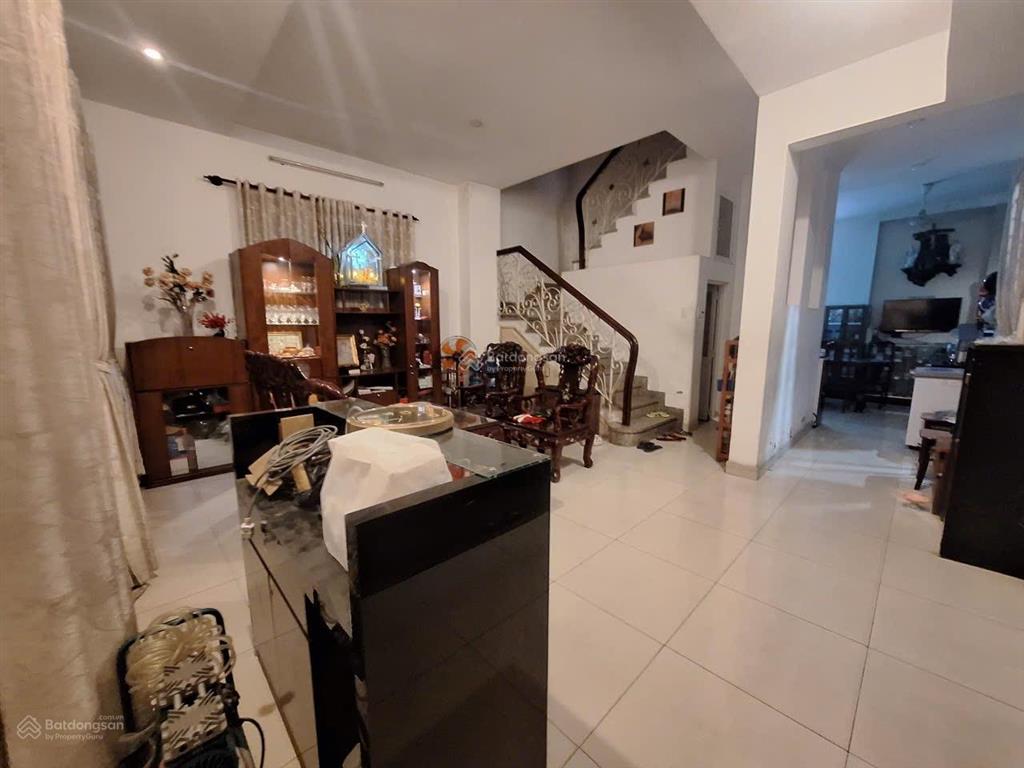 Cho thuê nhà mặt phố phú nhuận