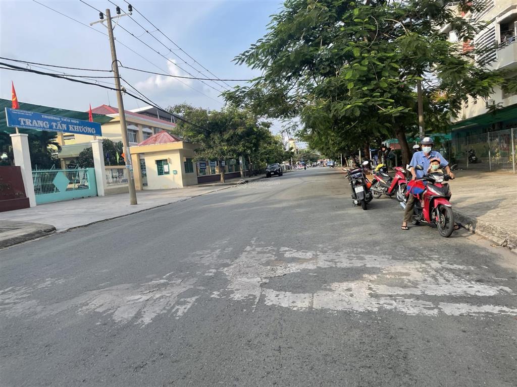 Bán gấp 100m2(5,8 x 19) đất thổ cư nhà bè, tiếp giáp cảng và kcn hiệp phước, xd tự do giá 2,8 tỷ