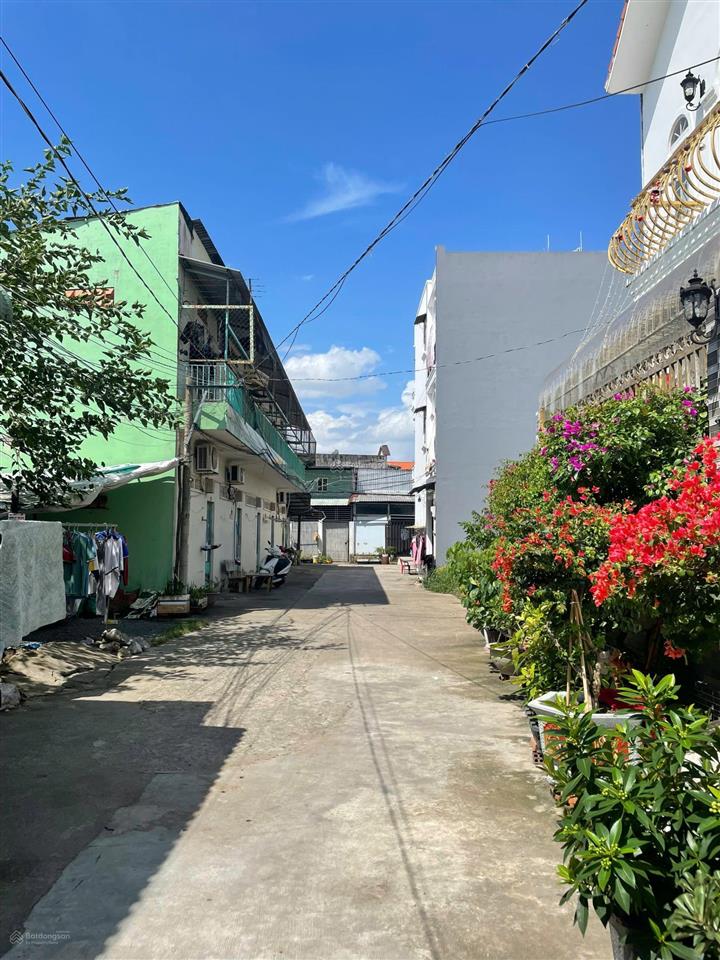 Bán gấp 100m2(5,8 x 19) đất thổ cư nhà bè, tiếp giáp cảng và kcn hiệp phước, xd tự do giá 2,8 tỷ