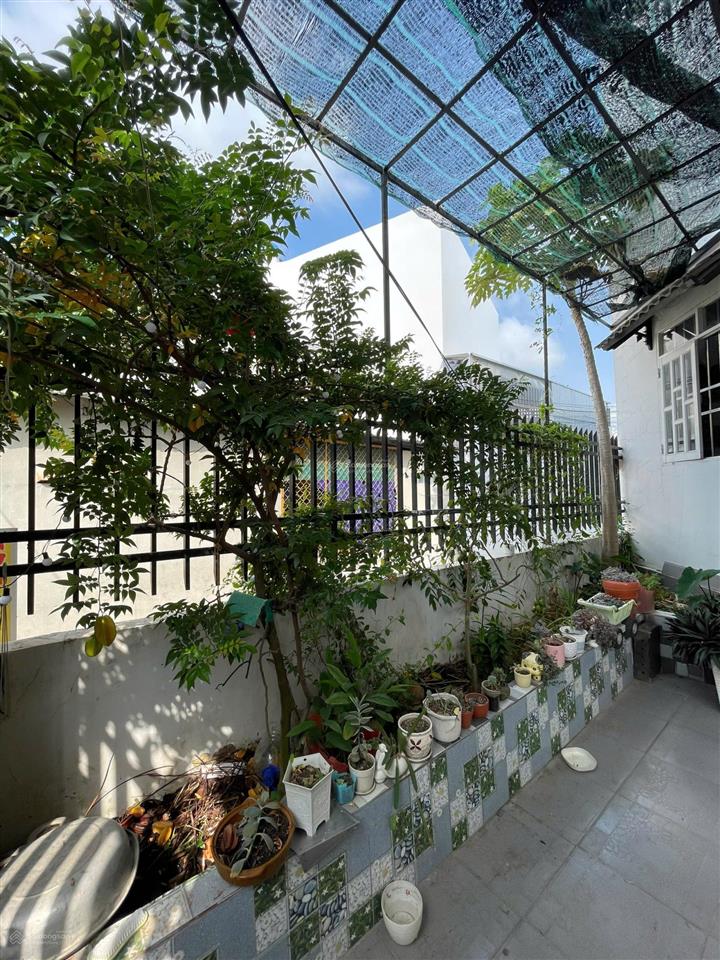 Tôi chính chủ bán nhà 1tr + 1 lầu + sân thượng, sổ riêng giá 4,5 tỷ long thới, nhà bè