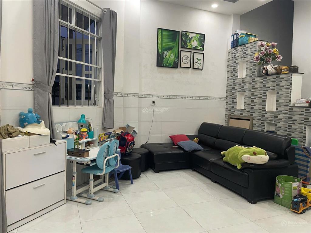 Tôi chính chủ bán nhà 1tr + 1 lầu + sân thượng, sổ riêng giá 4,5 tỷ long thới, nhà bè