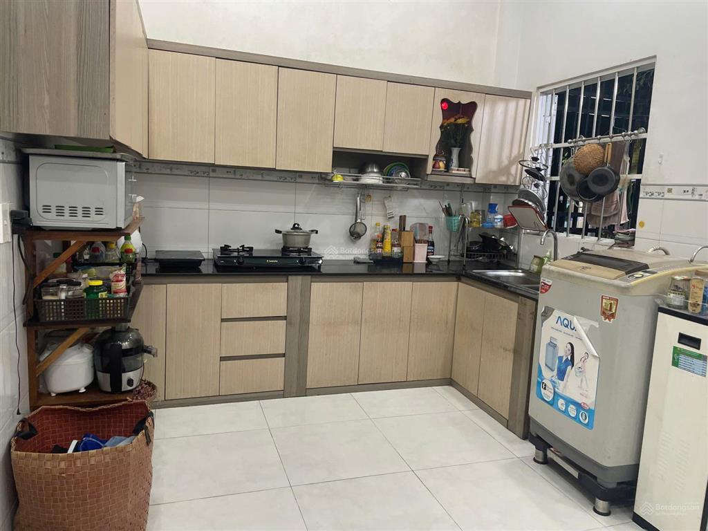 Tôi chính chủ bán nhà 1tr + 1 lầu + sân thượng, sổ riêng giá 4,5 tỷ long thới, nhà bè