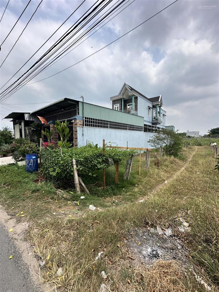 Lô đất mặt tiền đặng thị thưa dt hơn 3000m2 có 1100m2 thổ cư . đường nhựa thông