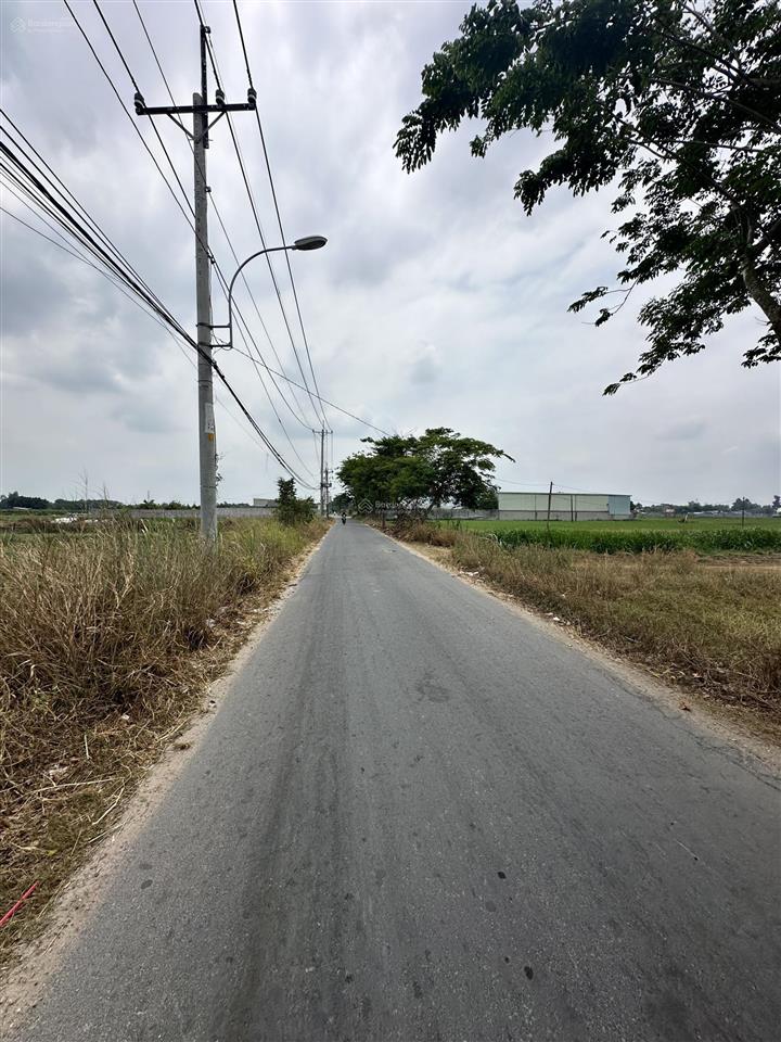 Lô đất mặt tiền đặng thị thưa dt hơn 3000m2 có 1100m2 thổ cư . đường nhựa thông